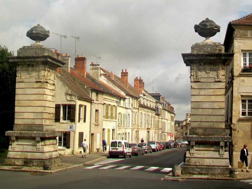 Bed and Breakfast Maison De Ville Magny-en-Vexin Exterior foto