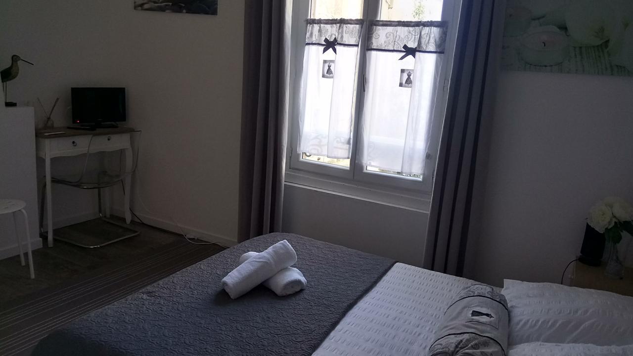 Bed and Breakfast Maison De Ville Magny-en-Vexin Exterior foto