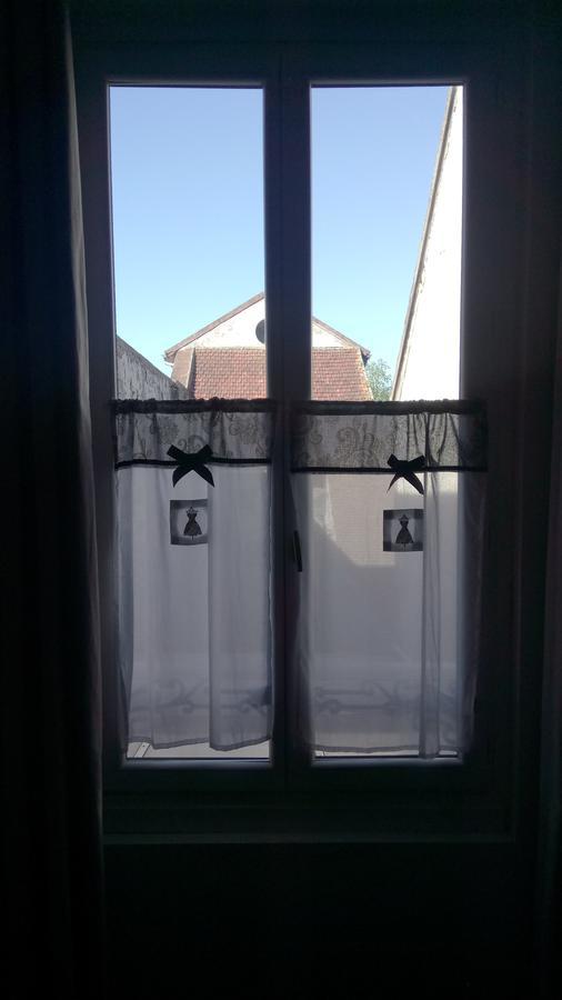 Bed and Breakfast Maison De Ville Magny-en-Vexin Exterior foto